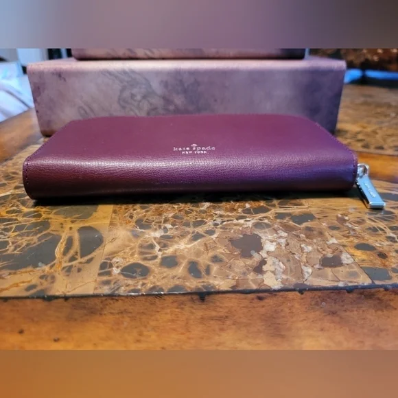 Kate Spade burgundy leather wallet - Picture 5 of 11